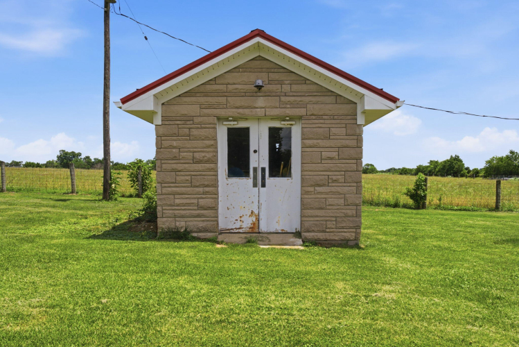 Listing Image 28