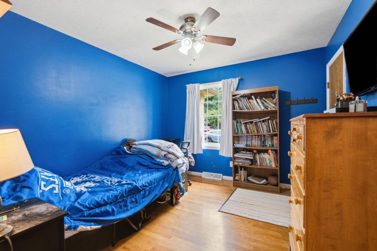 Listing Image 23