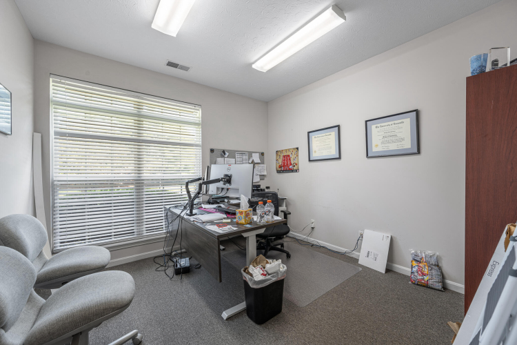Listing Image 33