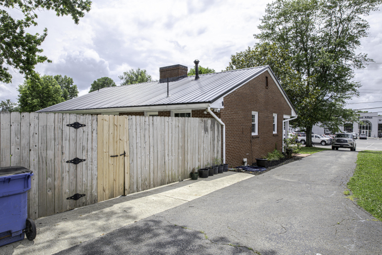 Listing Image 23