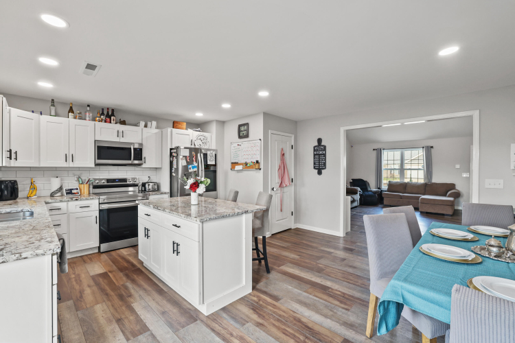 Listing Image 13