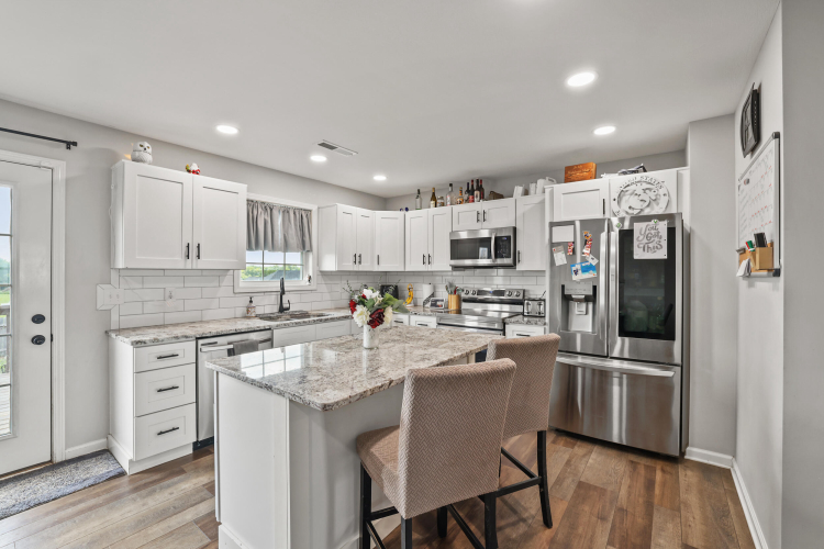 Listing Image 10