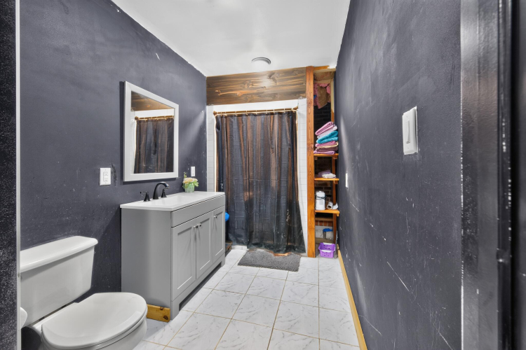 Listing Image 24