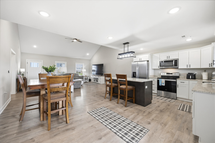 Listing Image 14