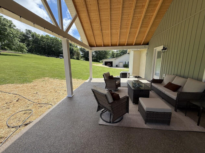 Listing Image 9