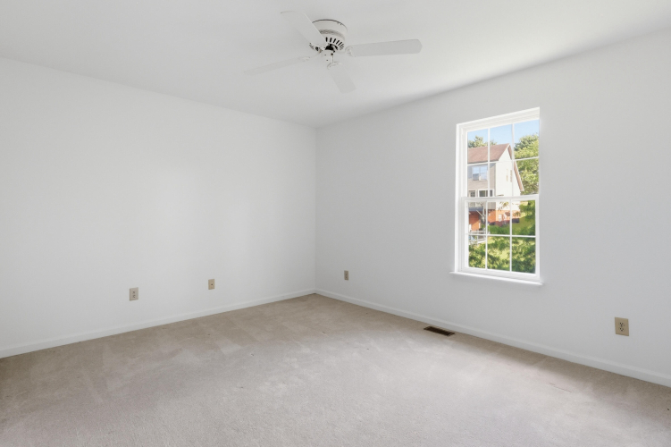 Listing Image 28