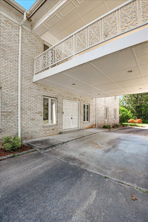 Listing Image 64