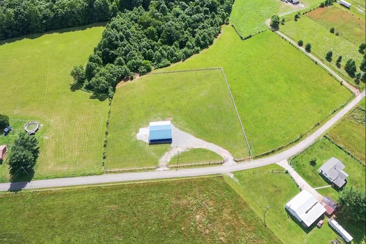 Listing Image 4