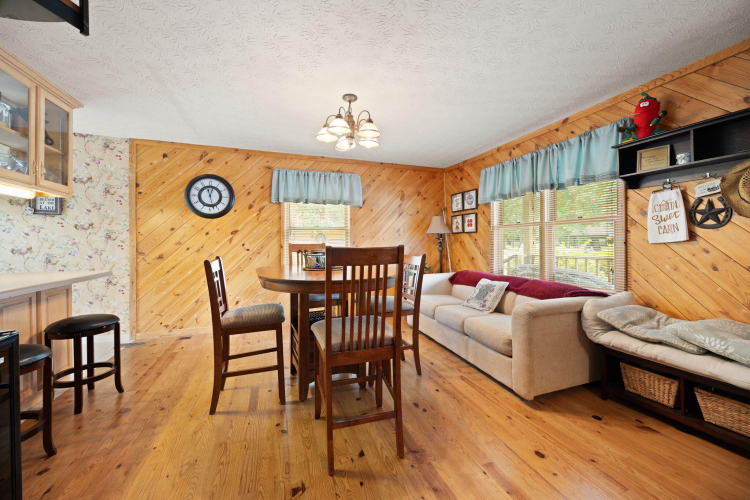 Listing Image 16