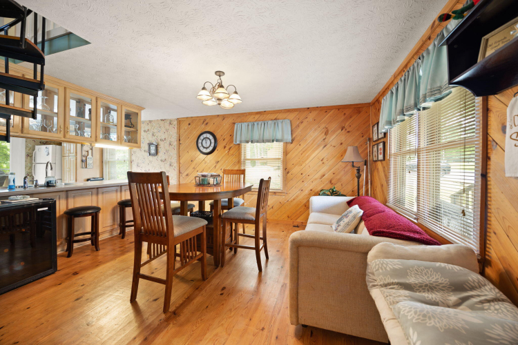 Listing Image 18