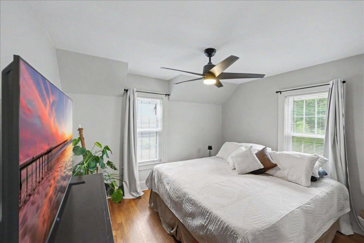 Listing Image 23