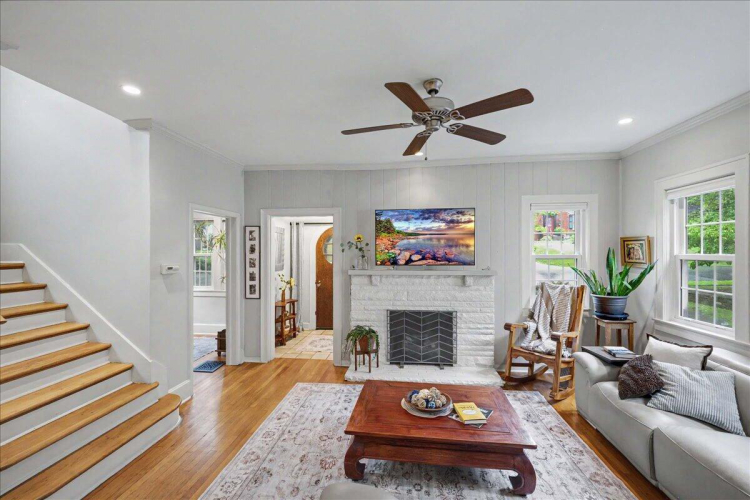 Listing Image 7
