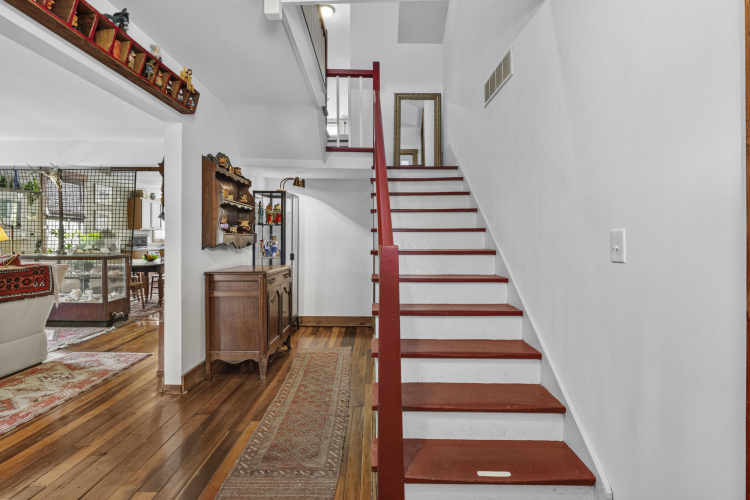 Listing Image 18