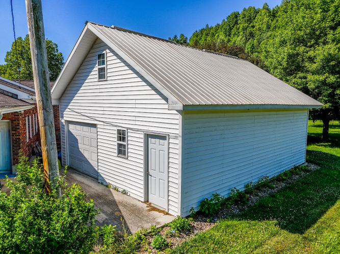 Listing Image 8