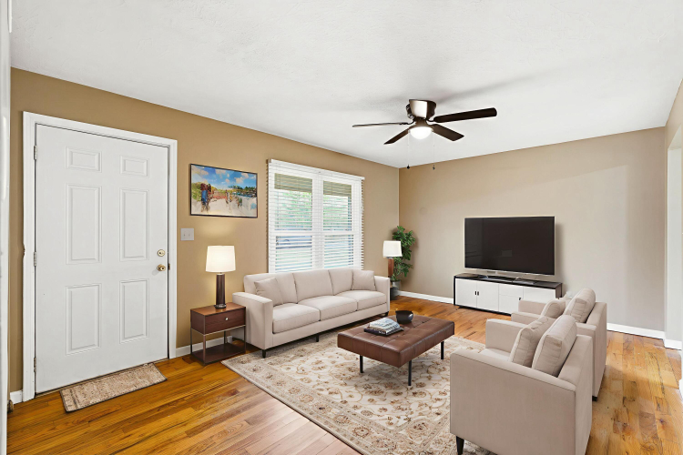 Listing Image 10