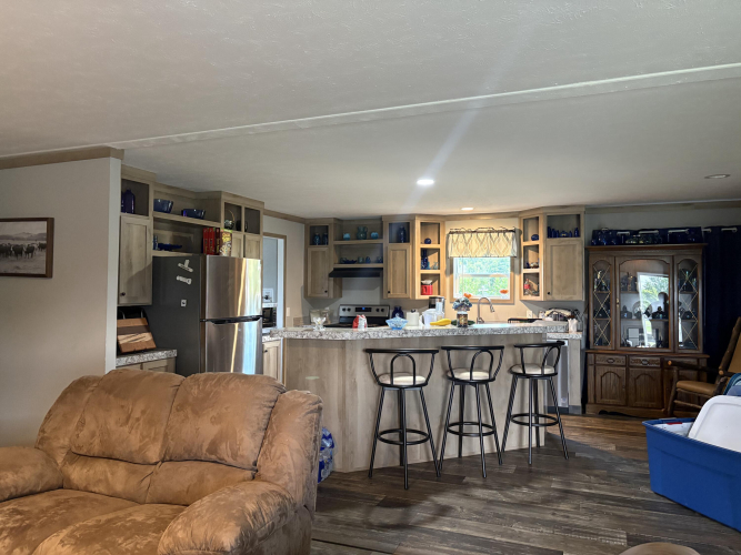 Listing Image 12
