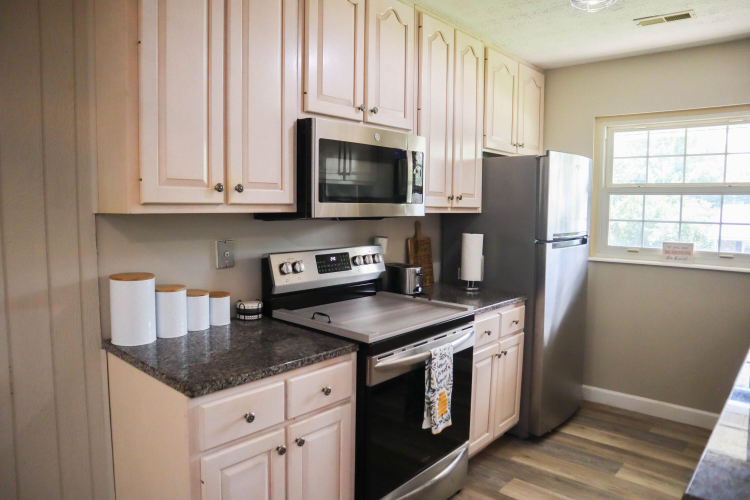 Listing Image 9