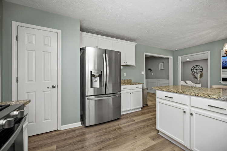 Listing Image 21
