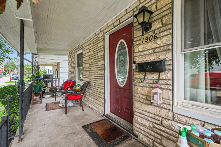 Listing Image 3