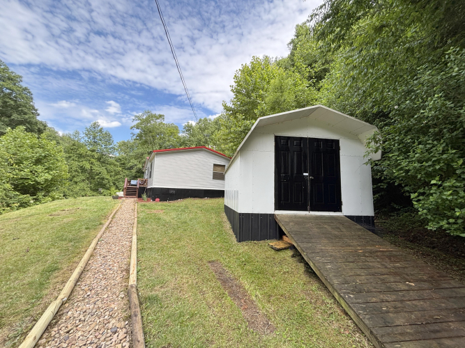 Listing Image 5