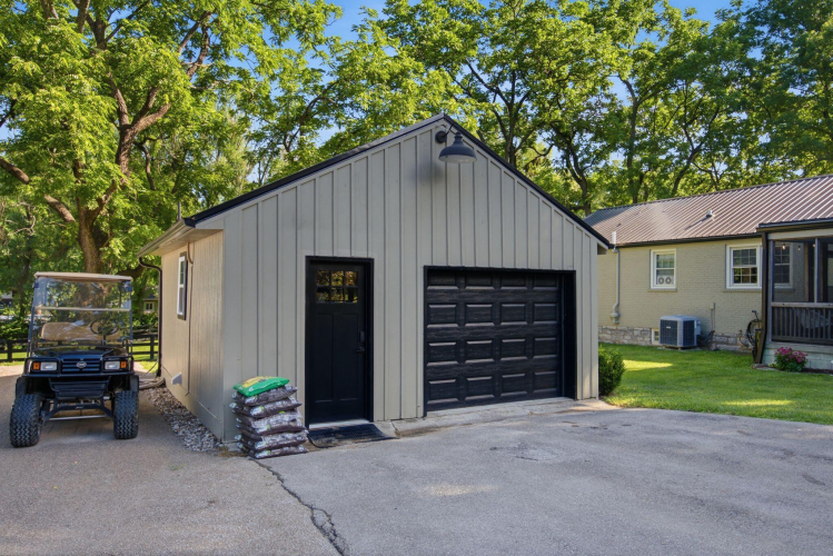 Listing Image 41