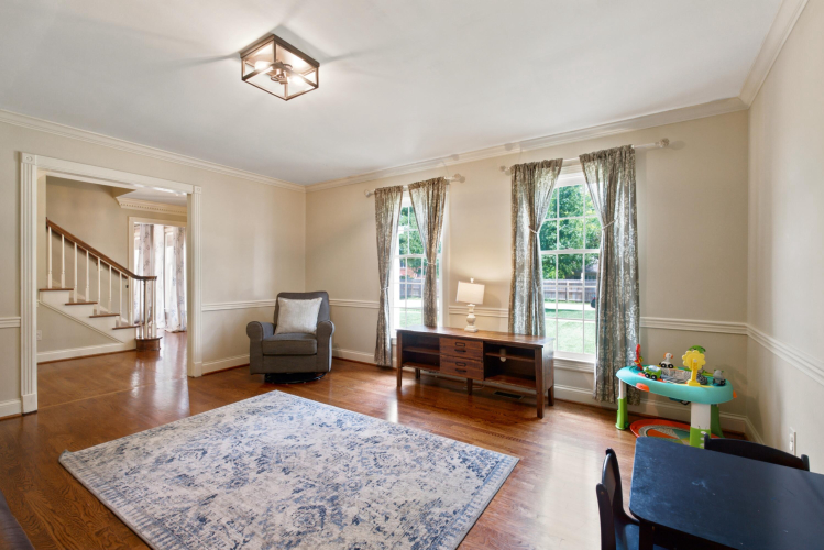 Listing Image 9