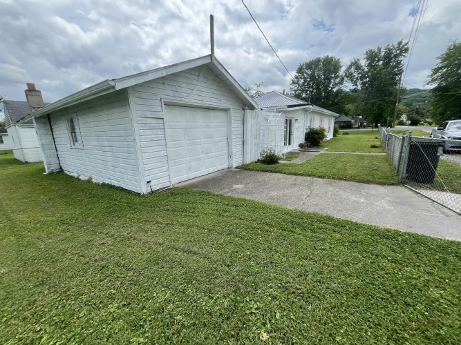 Listing Image 17