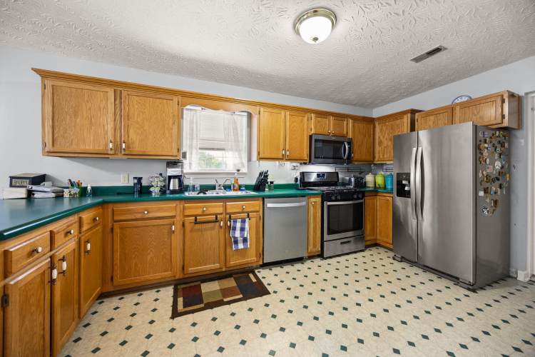Listing Image 11
