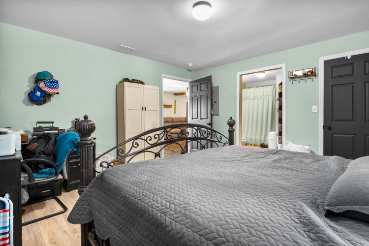 Listing Image 22