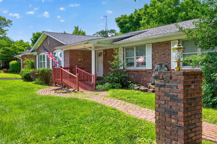 Listing Image 3