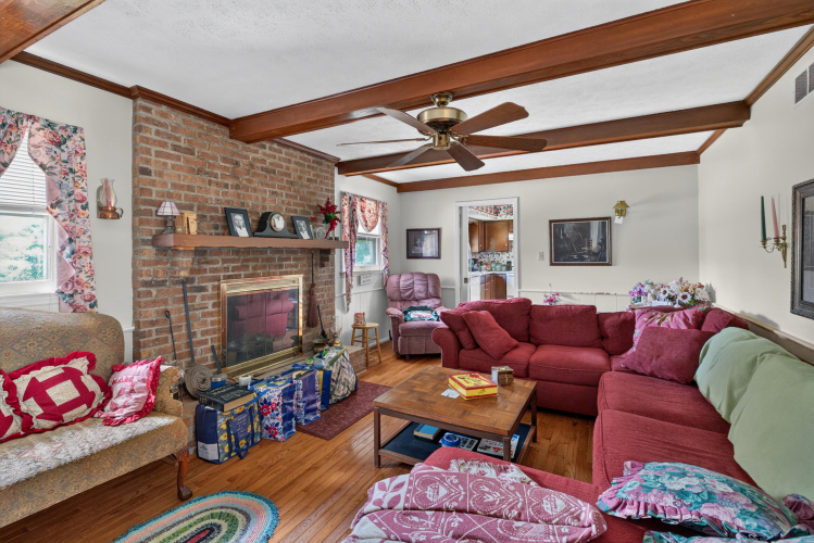 Listing Image 9