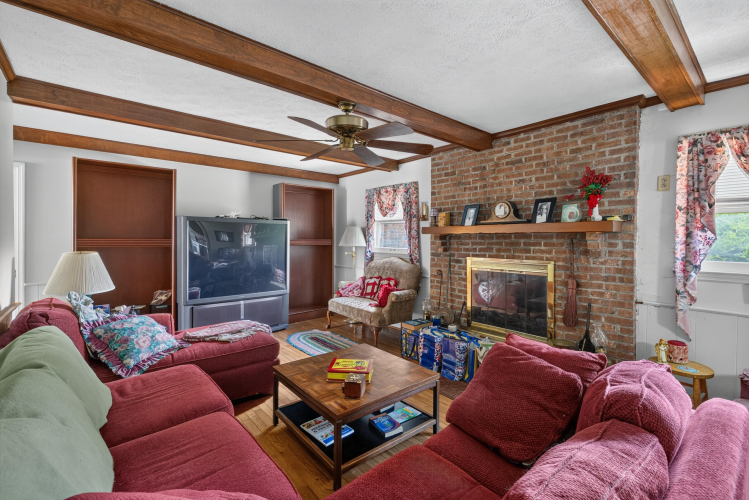 Listing Image 10