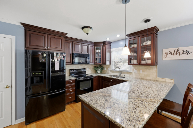 Listing Image 11