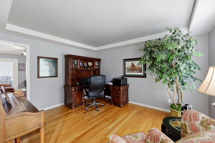 Listing Image 8