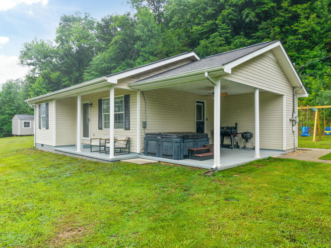 Listing Image 3
