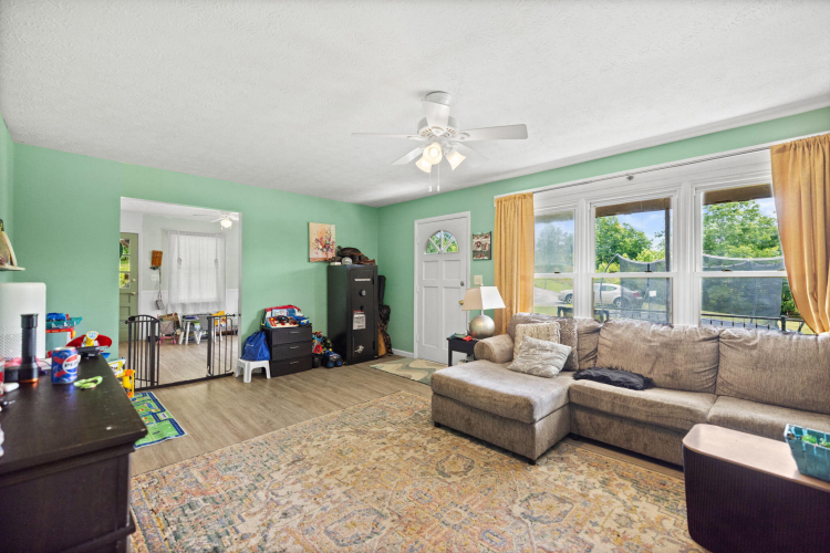 Listing Image 16