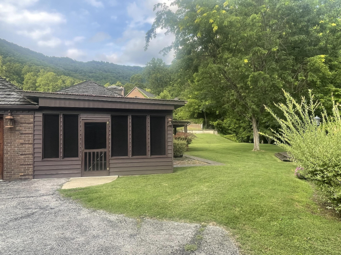 Listing Image 129
