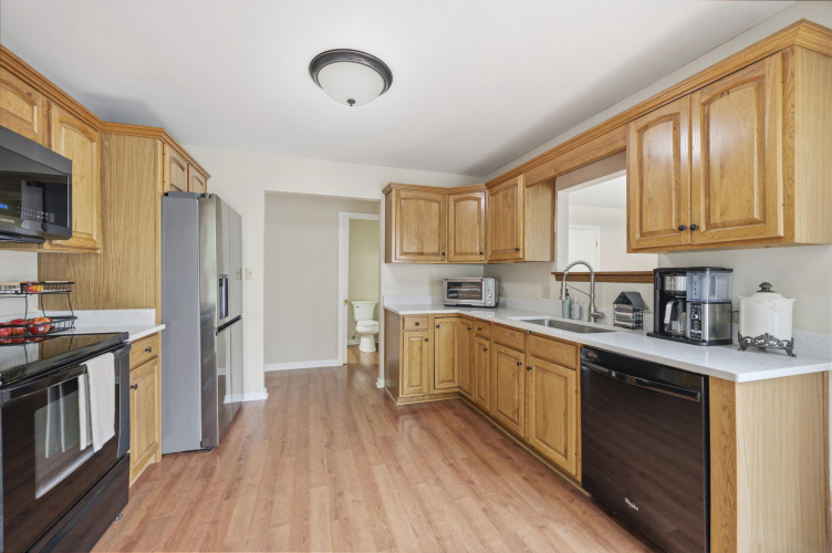 Listing Image 19