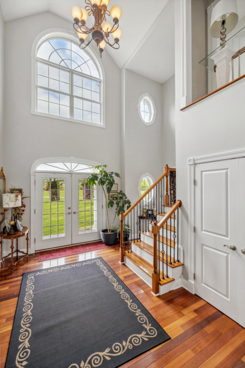 Listing Image 4