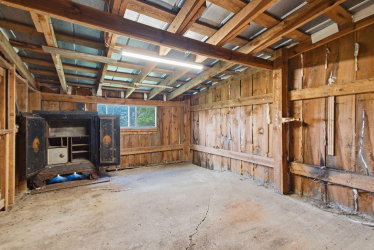 Listing Image 79