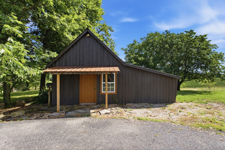Listing Image 80