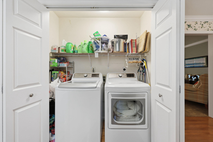 Listing Image 18