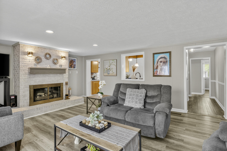 Listing Image 16