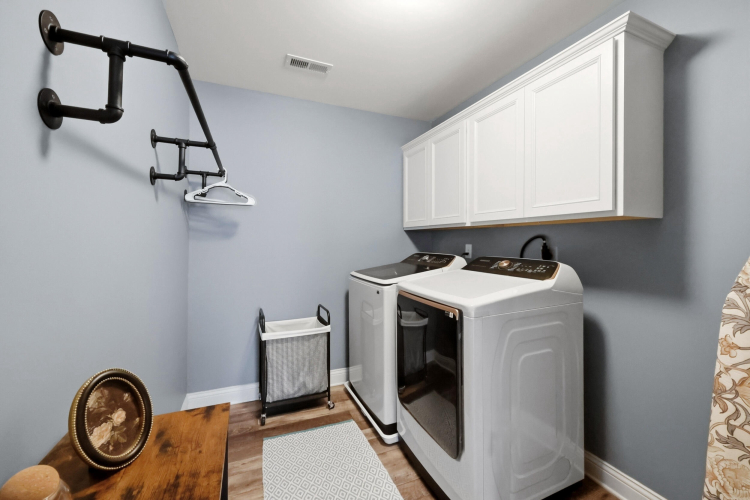 Listing Image 22