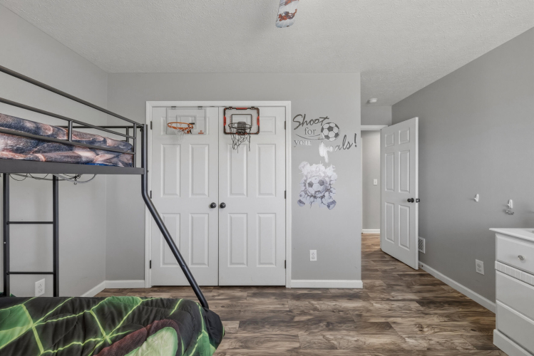 Listing Image 17
