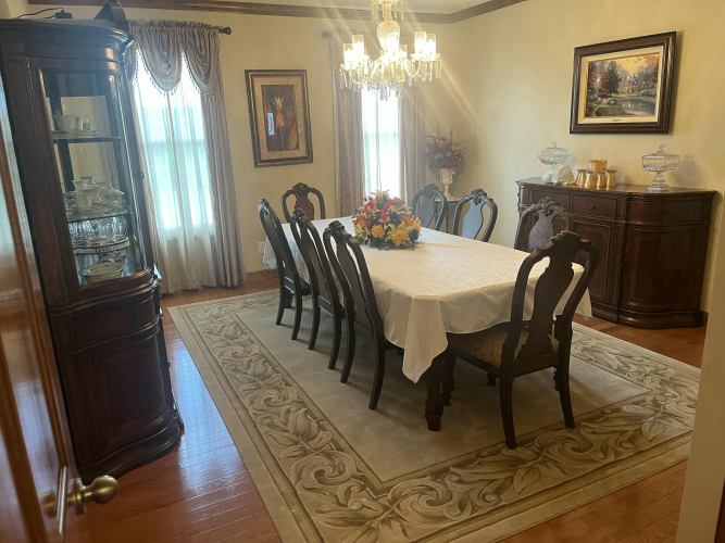 Listing Image 12