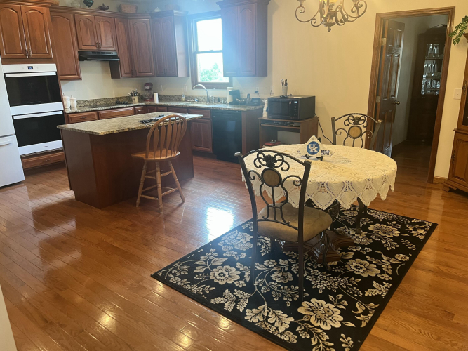 Listing Image 16