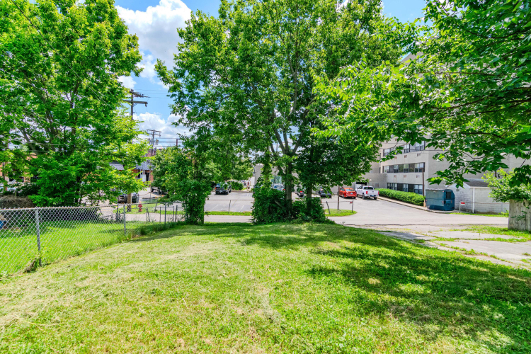 Listing Image 33