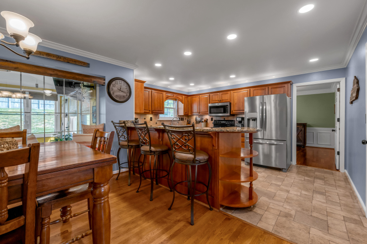 Listing Image 12