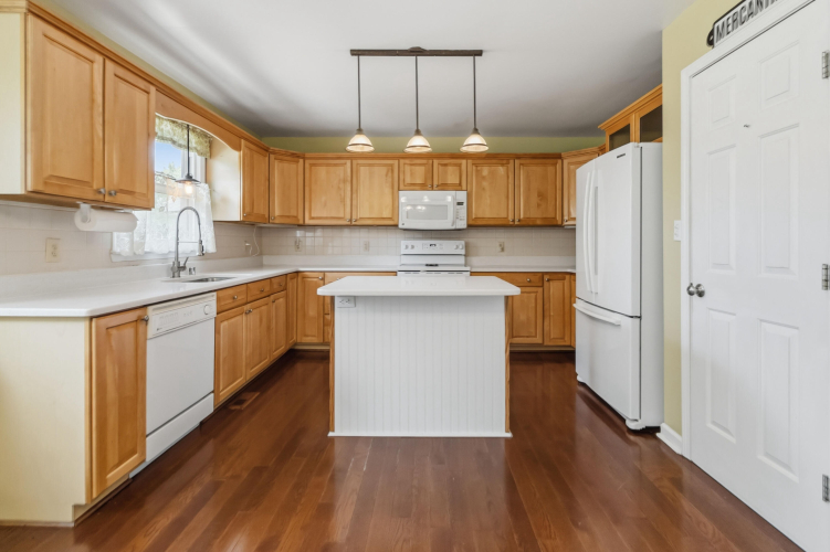 Listing Image 14